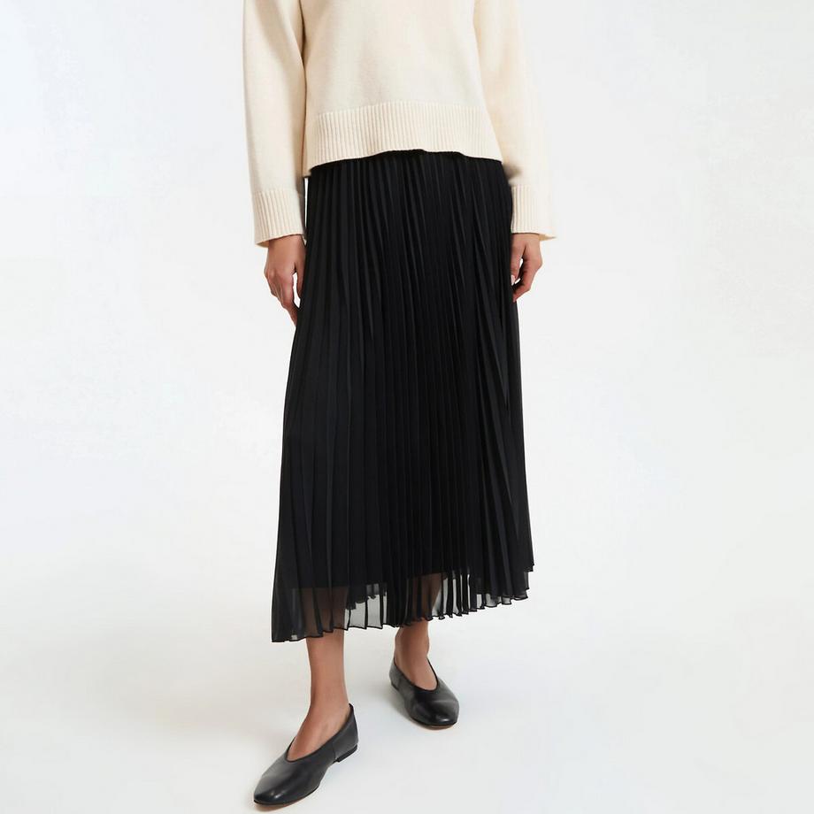 Ausgestellter Faltenrock