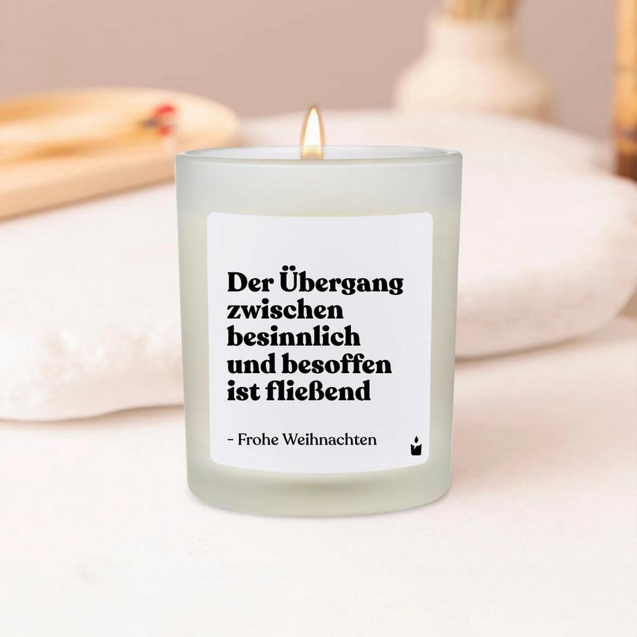 CandleHand Duftkerze Weiss Woody Der Übergang zwischen besinnlich und besoffen ist fließend. Frohe Weihnachten  