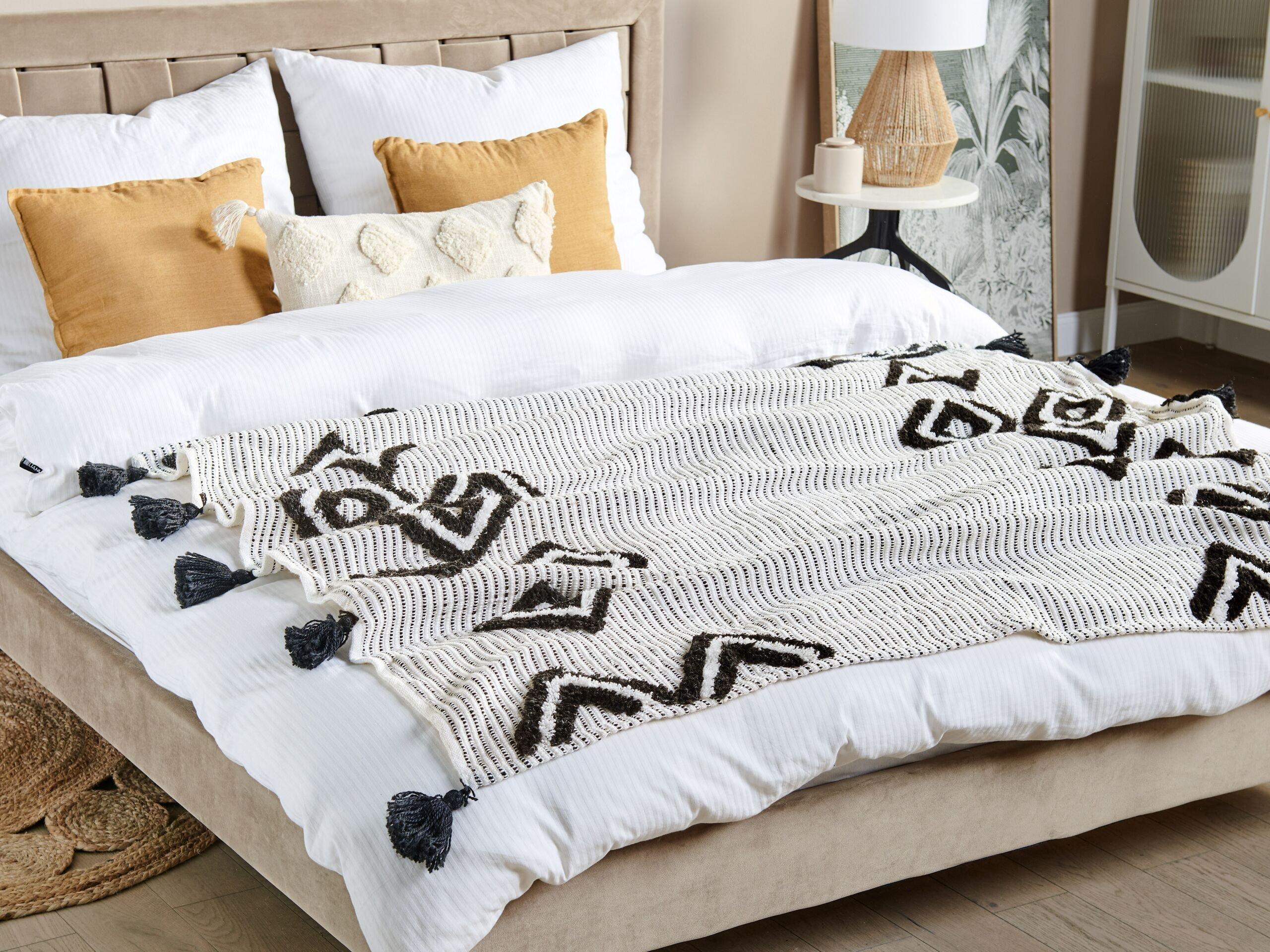 Beliani Kuscheldecke aus Polyester Boho SAATLI  