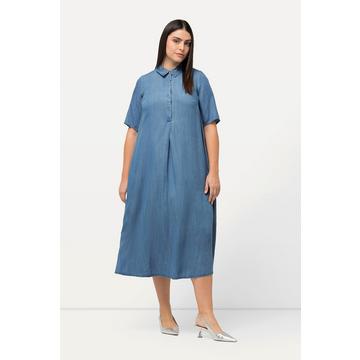 Robe maxi en lyocell, col chemise et manches courtes. Coupe évasée.