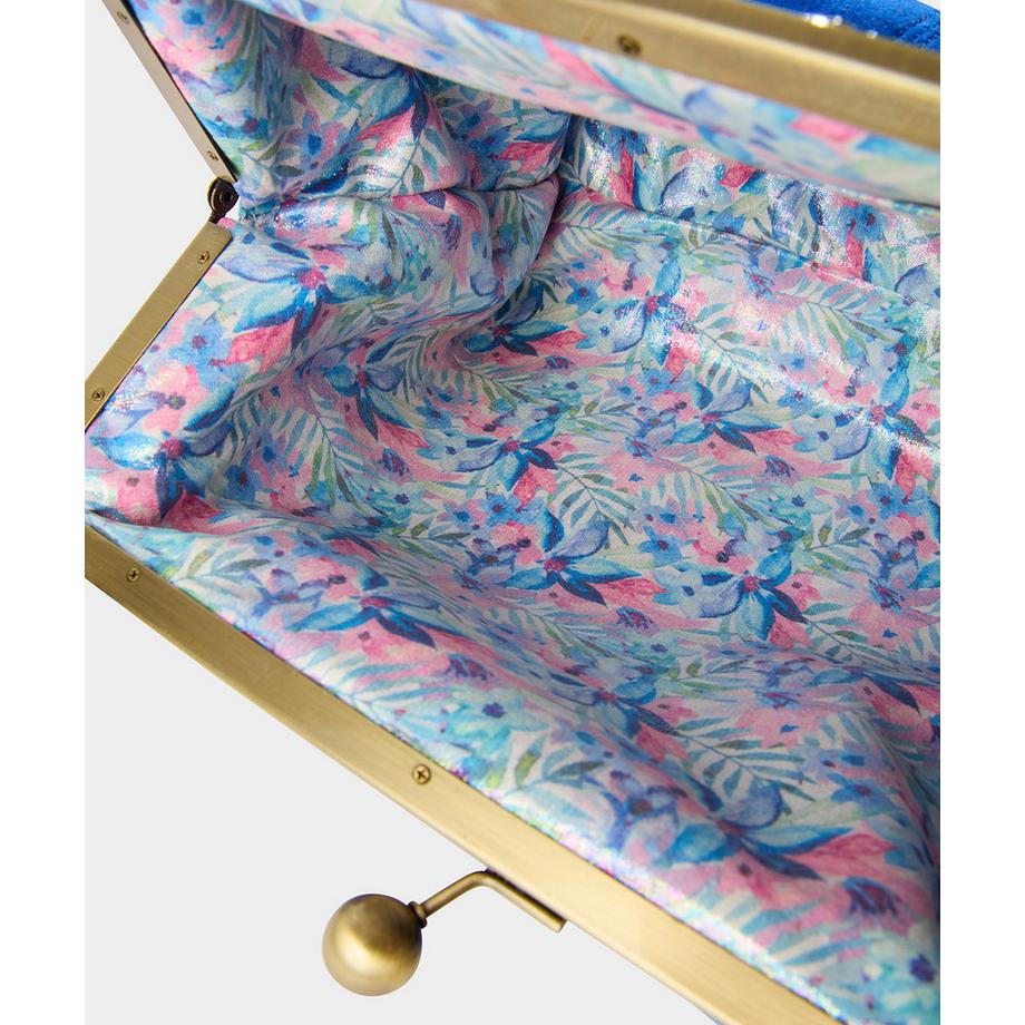 Joe Browns Handtasche mit Art-déco-inspiriertem Verschluss  