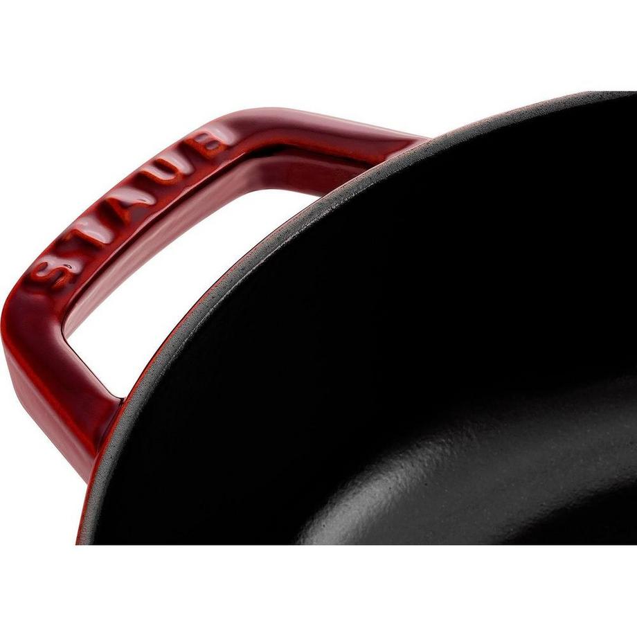 staub Braiser mit Gusseisendeckel  