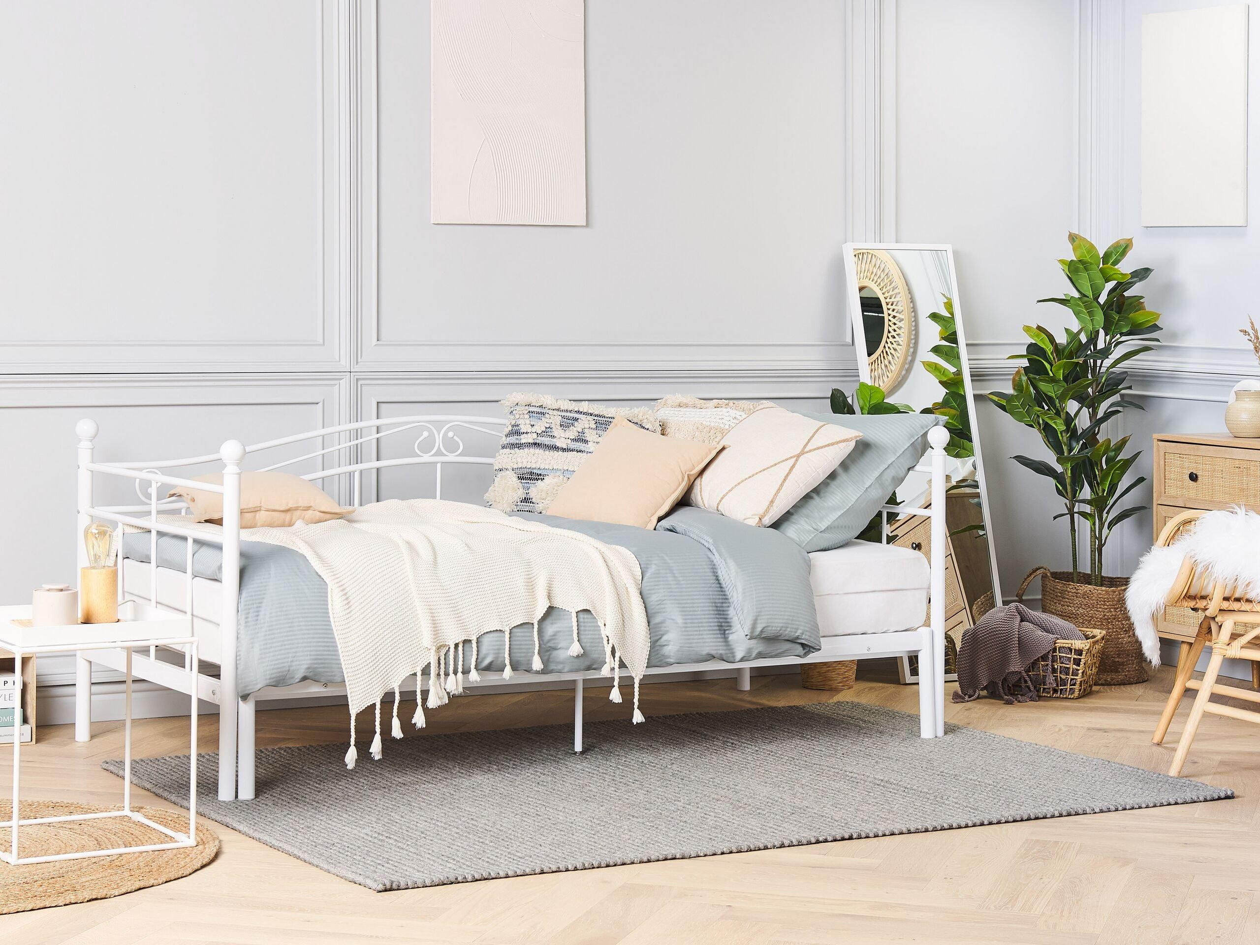 Beliani Bett mit Lattenrost aus Stahl Modern TULLE  