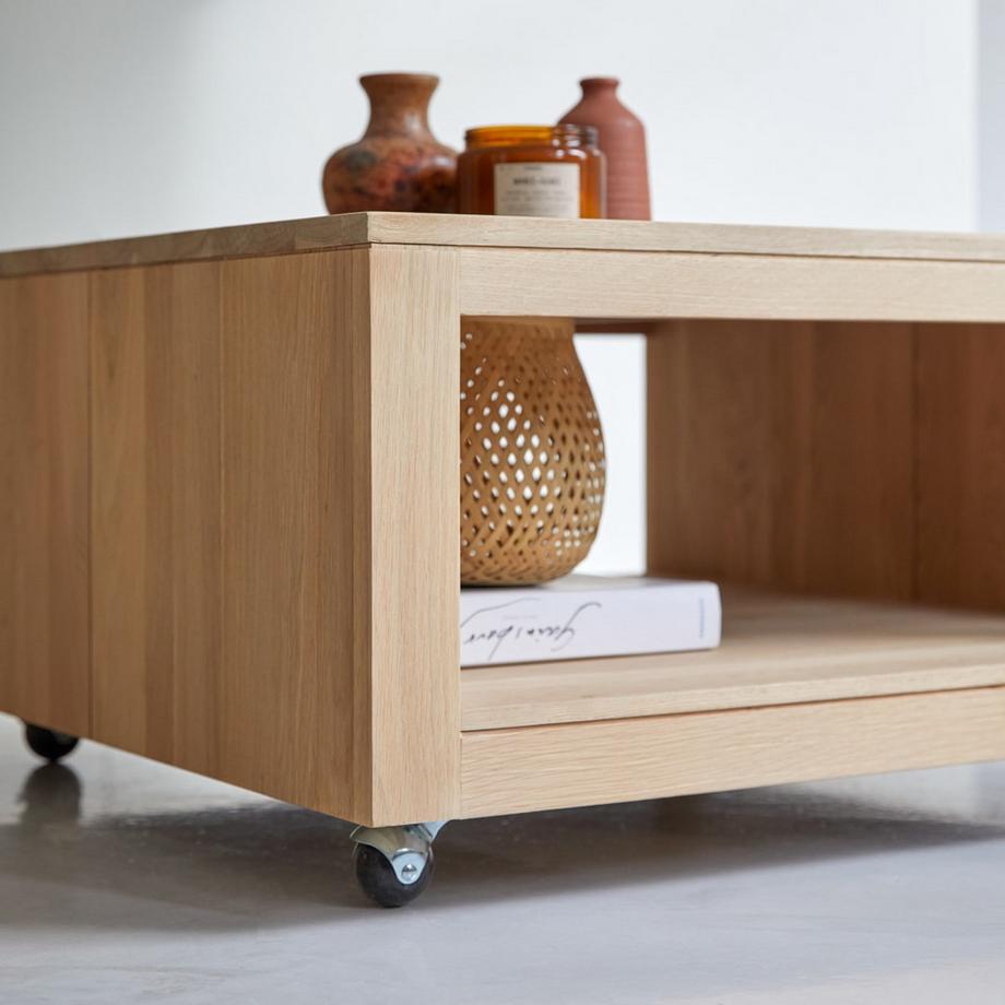 Tikamoon Quadratischer Couchtisch aus massivem Eichenholz Anoa  