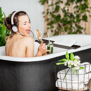 B2X Badezimmerregal aus dunkelbraunem Bambus  