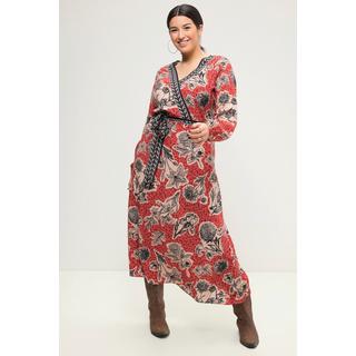 Studio Untold  Robe maxi coupe trapèze. Décolleté en V et manches longues, imprimé floral 