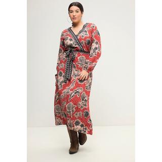 Studio Untold  Robe maxi coupe trapèze. Décolleté en V et manches longues, imprimé floral 