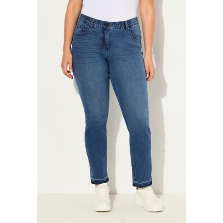 Ulla Popken  Jeans modello Sammy in tessuto elasticizzato con taglio della gamba aderente e orlo sfrangiato 