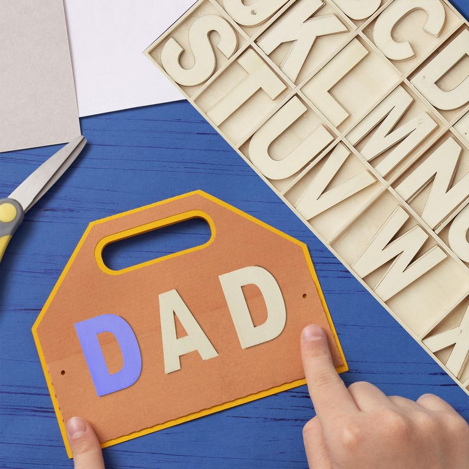 B2X  Ensemble de lettres XL en bois 104 pièces. 