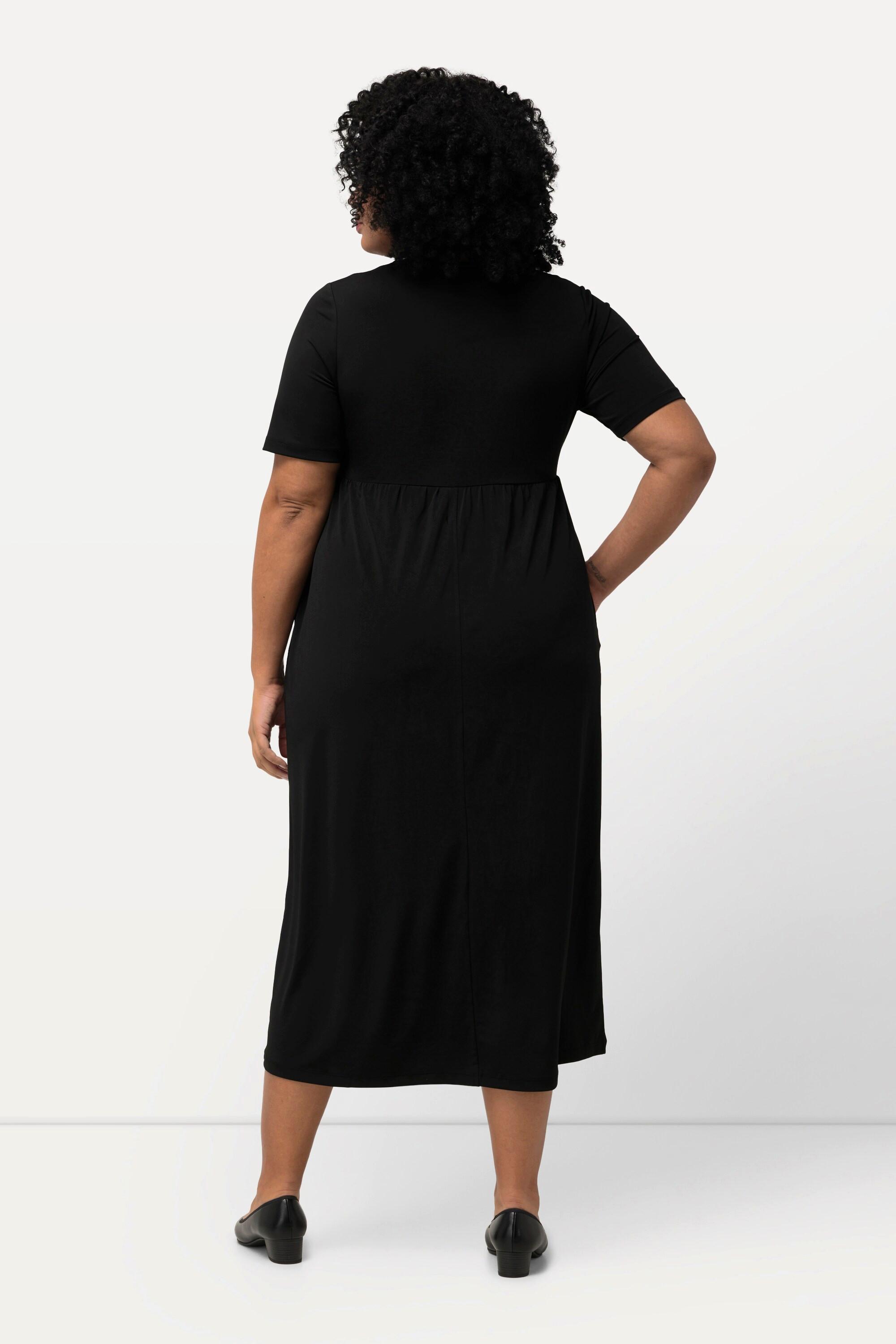 Ulla Popken Robe en jersey Couture empire Col rond Manches courtes Poches  