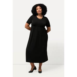 Ulla Popken Robe en jersey Couture empire Col rond Manches courtes Poches  