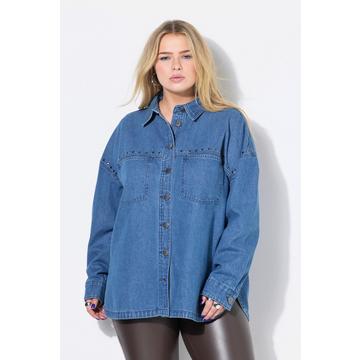 Chemise en jean oversize. Rivets fantaisie
