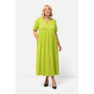 Ulla Popken  Robe en jersey. Ligne A, col rond et manches courtes. Poches 