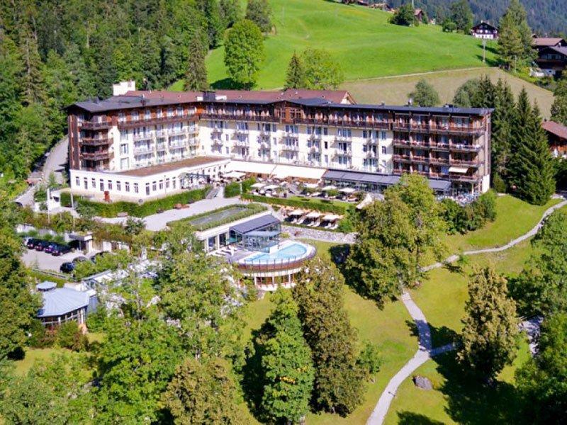 Smartbox  Entspannung im Simmental: 1 Übernachtung im 5*S Hotel in Lenk mit Spa-Zugang - Geschenkbox 