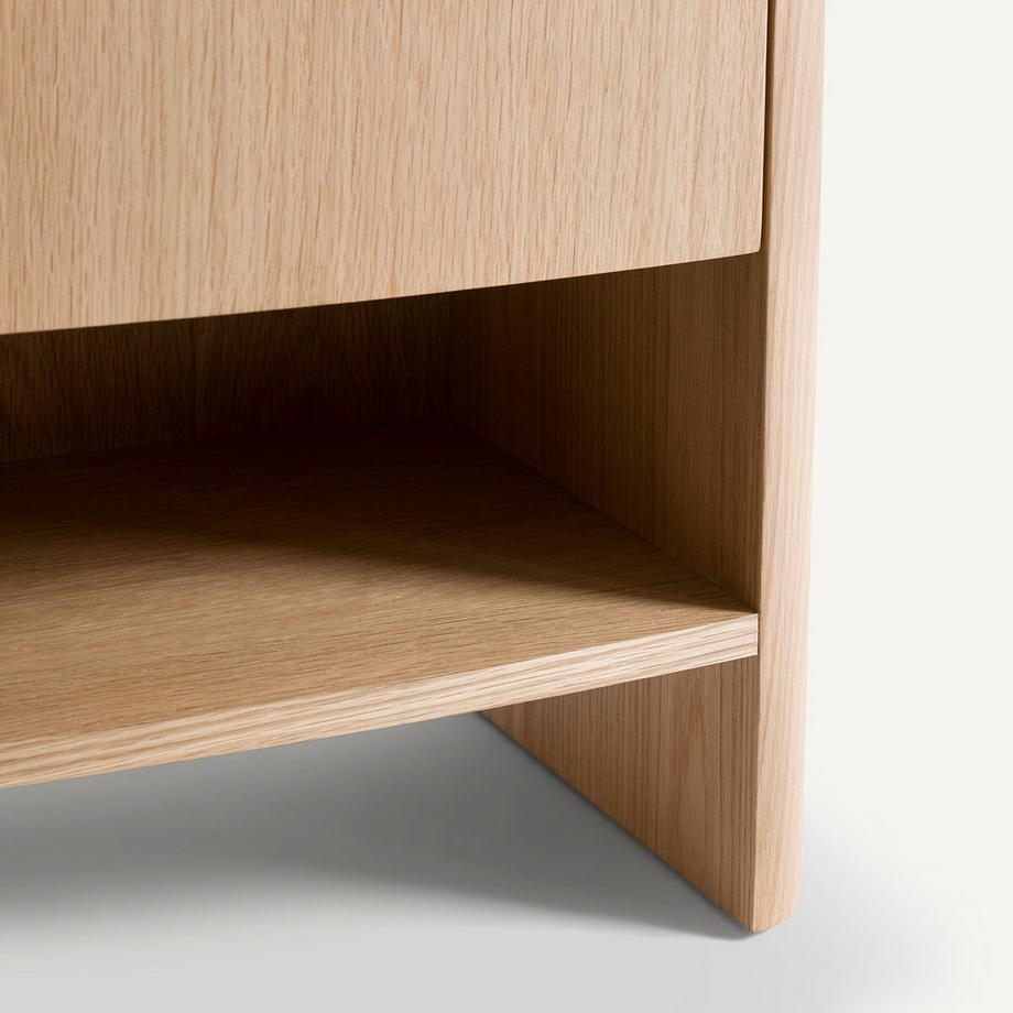 AM.PM Nachttisch mit Nussbaum- oder Eichenfurnier  