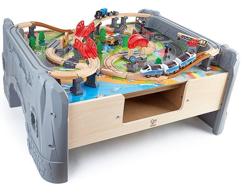 Hape  Eisenbahn Eisenbahn mit Tisch 