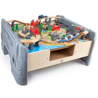 Hape  Eisenbahn Eisenbahn mit Tisch 