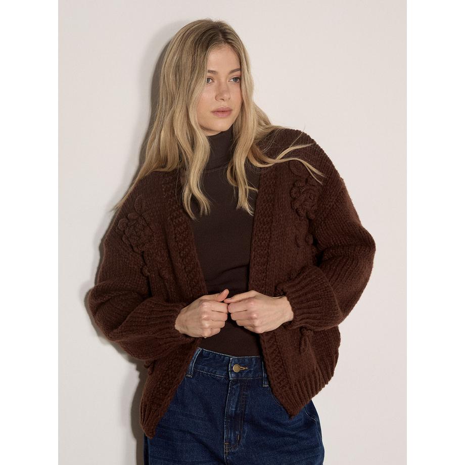 Strickjacke mit Rosenapplikation