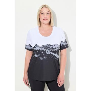 T-shirt technique à col rond et manches courtes. Matière recyclée et motif montagnes