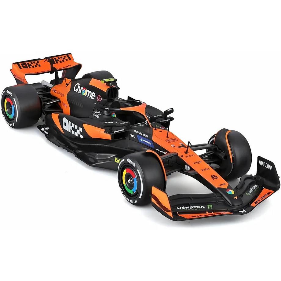 bburago  McLaren F1 MCL38 2024 avec figurine Norris 