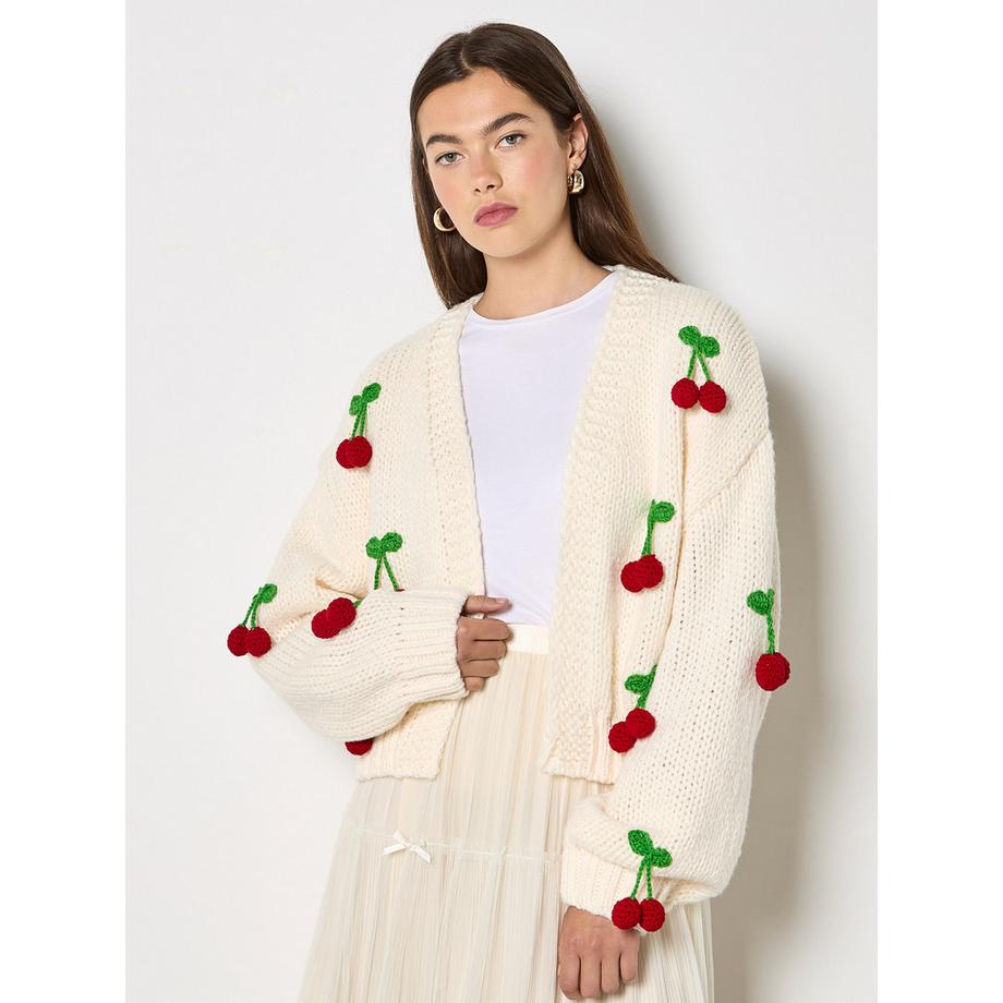 Grobe Strickjacke mit Kirschen