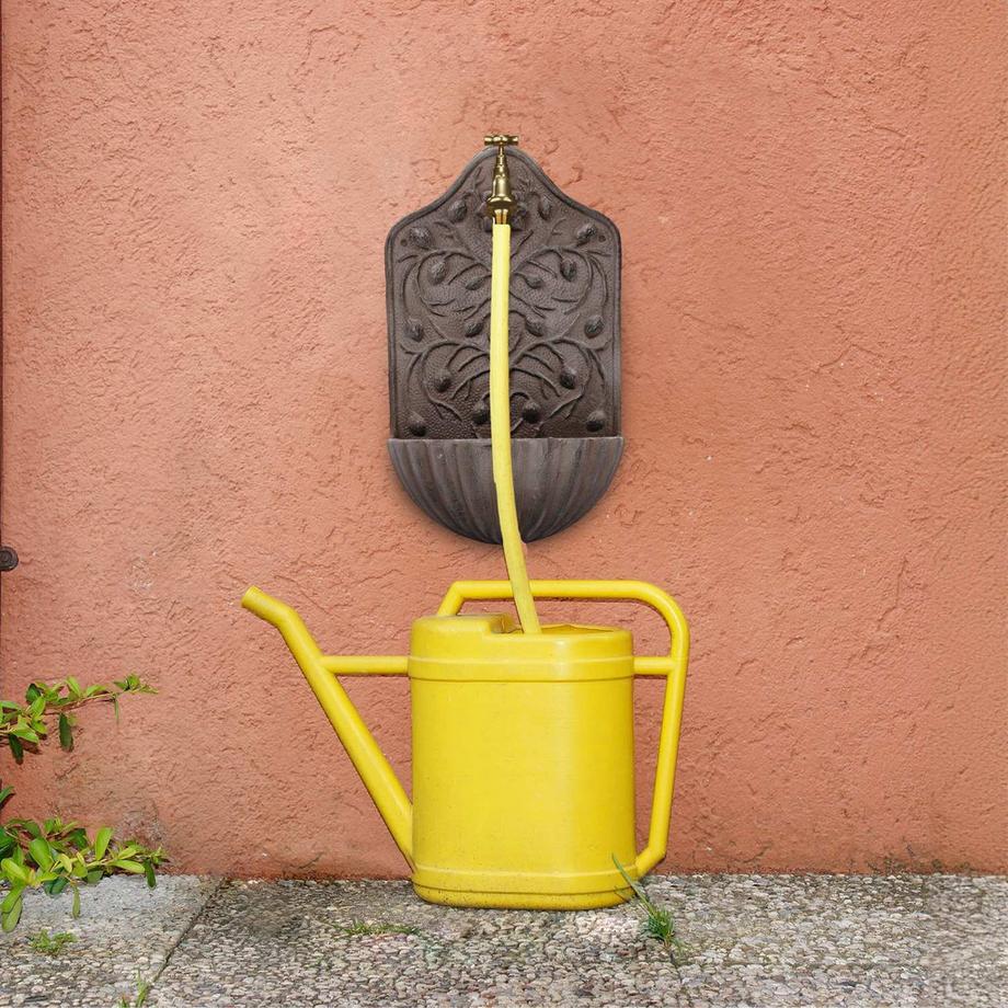 B2X  Brauner Wandbrunnen 