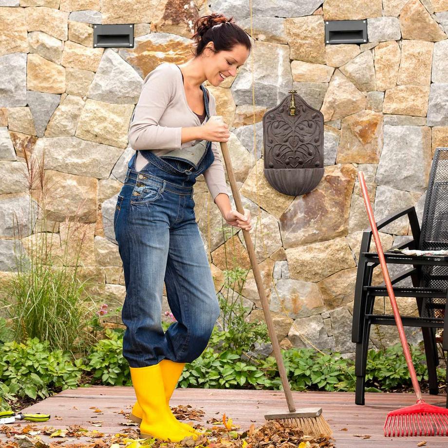 B2X  Brauner Wandbrunnen 