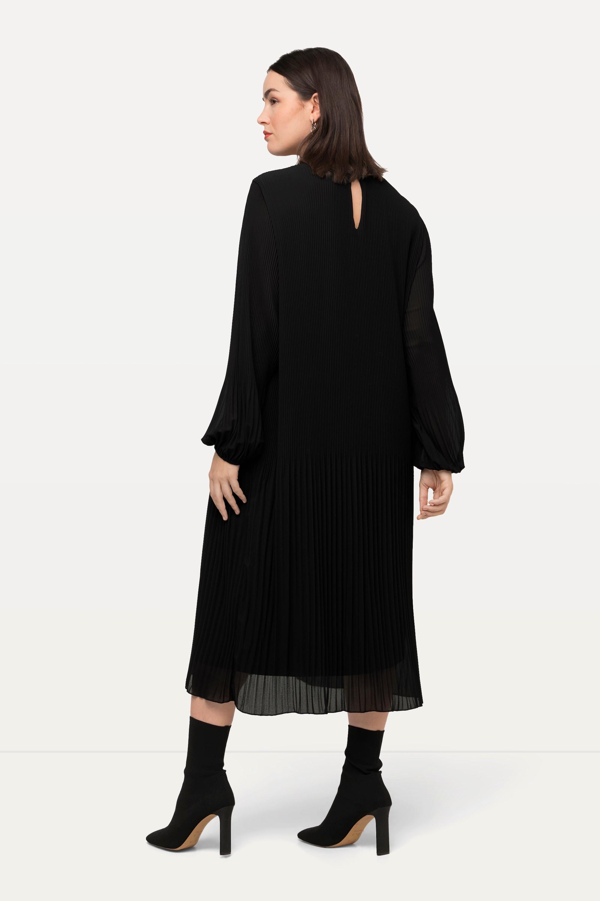 Ulla Popken  Robe midi plissée, silhouette en A, col rond et manches longues 