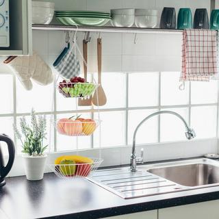 B2X Hängender Obstkorb in Weiß  