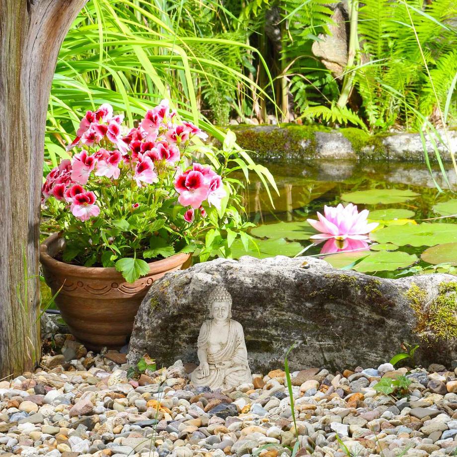 B2X  Sitzende Buddha Figur 17,5 cm 