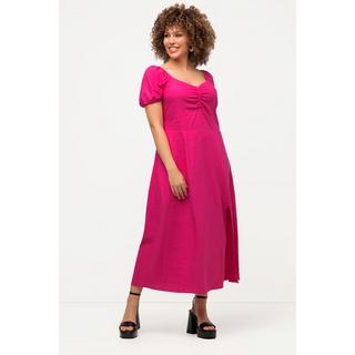 Ulla Popken  Robe midi en lin mélangé. Manches courtes et décolleté en forme de cœur. Bande smockée dans le dos. 