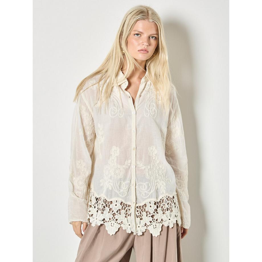 Besticktes Oversize-Shirt aus Netzspitze