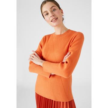 Pullover mit originellen Rippen