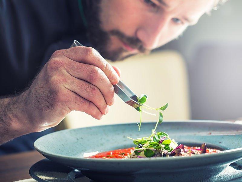 Smartbox  Un menù Découverte di 4 portate con vino per 2 al ristorante MICHELIN Chez Meyer's - Cofanetto regalo 