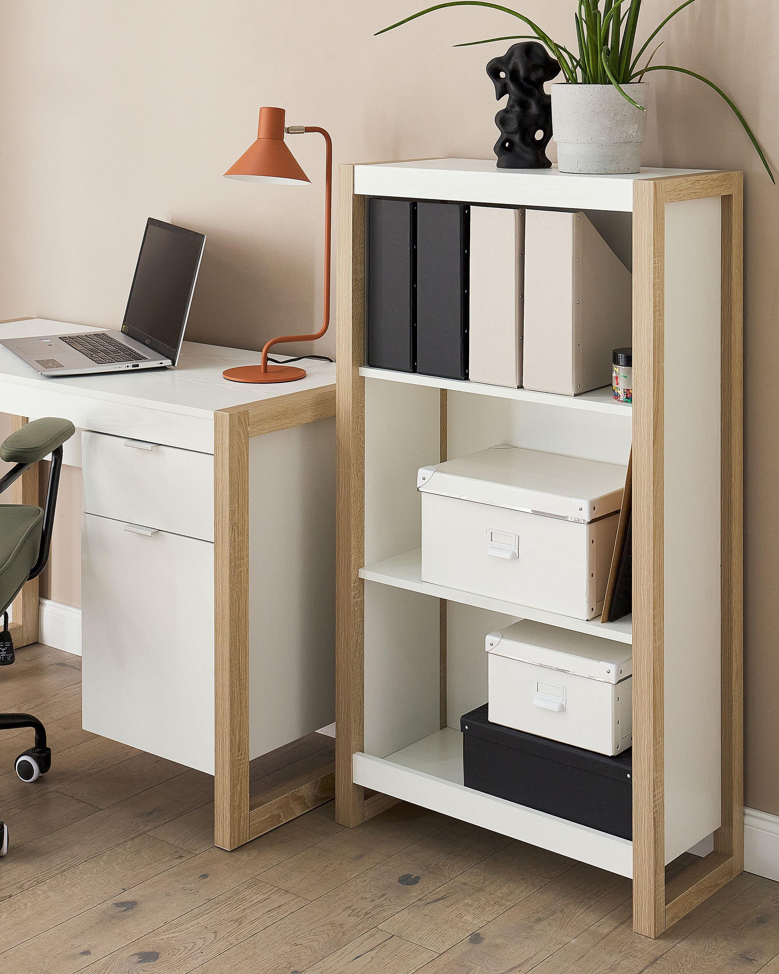 Beliani Bücherregal mit 3 Ebenen aus Faserplatte Modern JOHNSON  