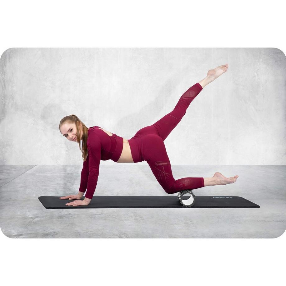 B2X  Rullo da allenamento 33x14 cm NS-953 nero 