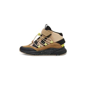 Sneakers Reach Conquer Mid Tex