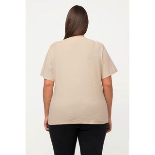 Ulla Popken  T-shirt di cotone biologico con onde, scollatura a V e mezze maniche 