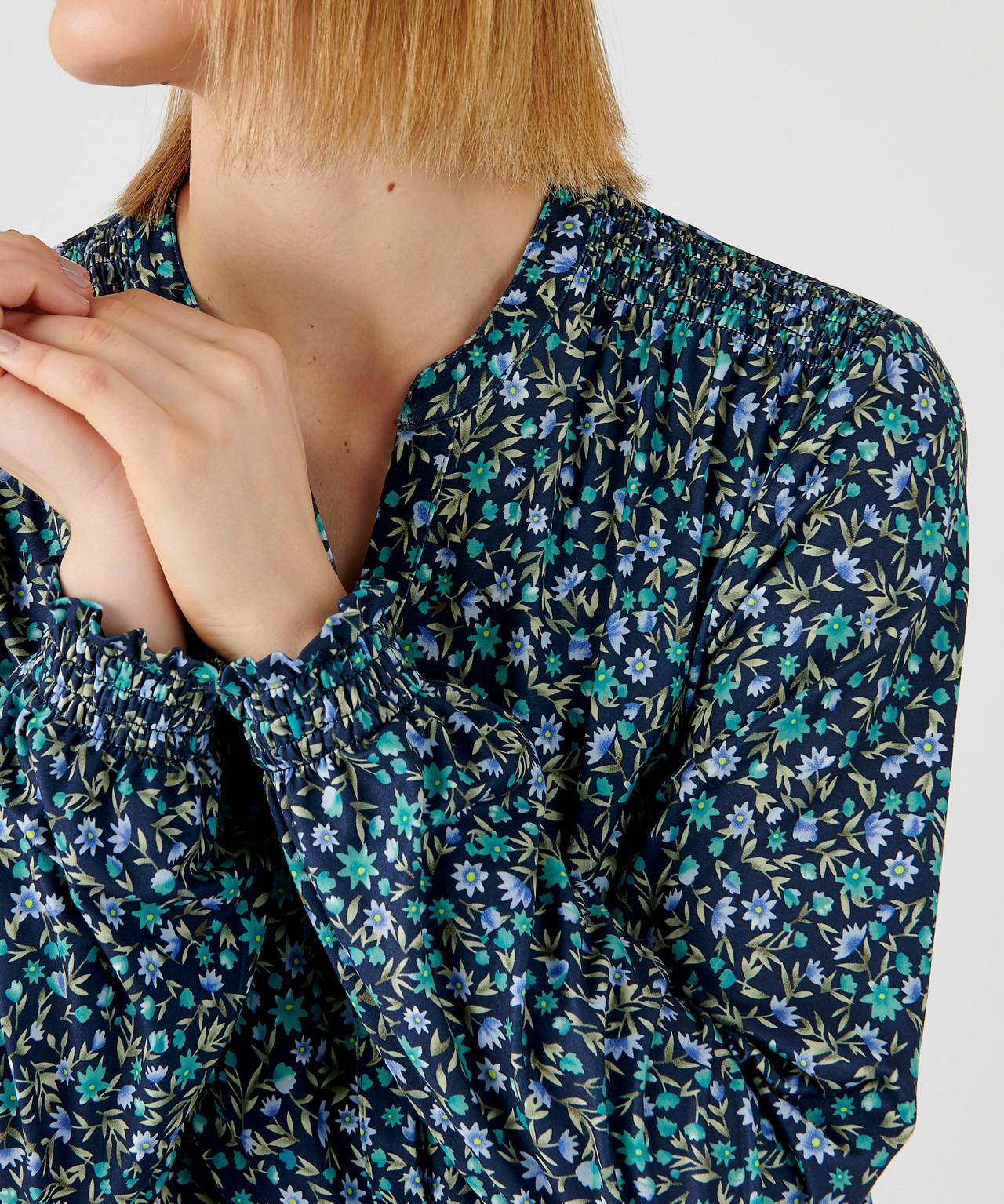 Damart  Gesmokte Bluse mit Blumenmuster. 