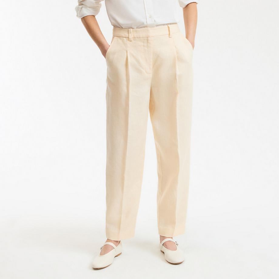 Zigarettenhose mit Abnähern aus Leinen