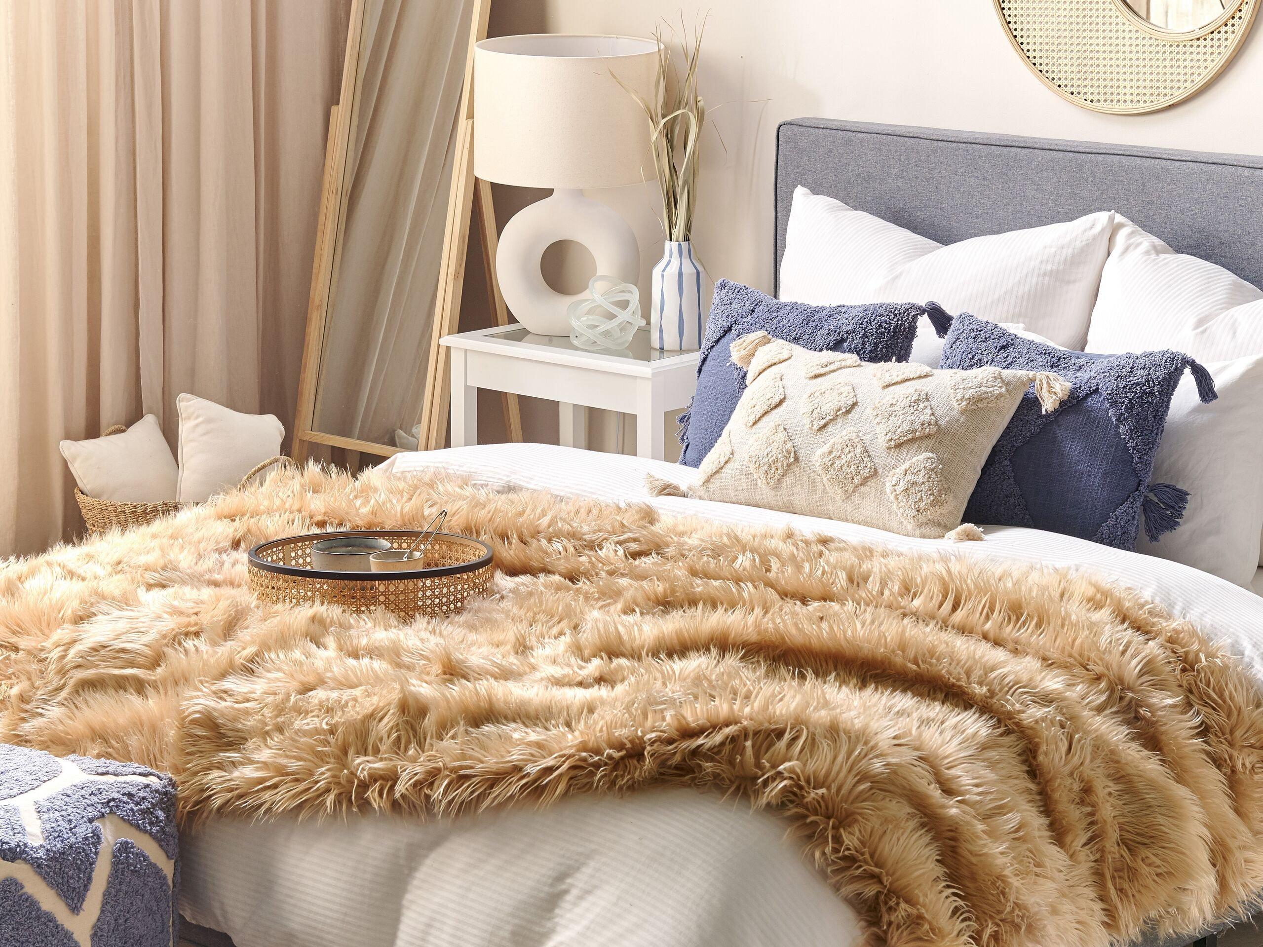 Beliani DELICE Copriletto Moderno in Acrilico  