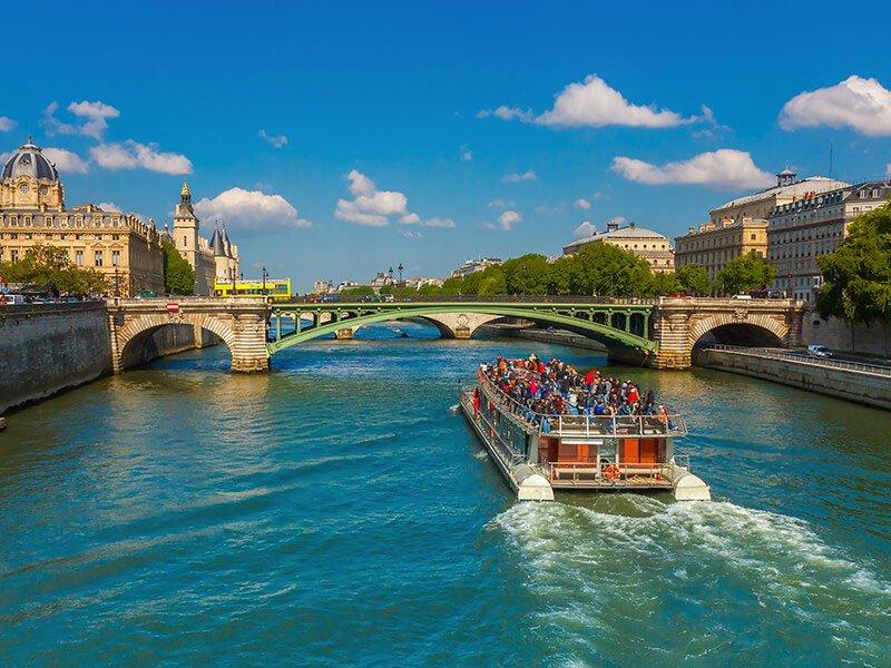 Smartbox  City-tour de Paris, Croisière sur la Seine et visite de la Tour Eiffel et du Louvre - Coffret Cadeau 