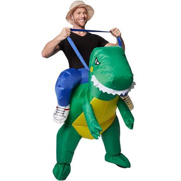 Costume autogonflant assis sur un dinosaure