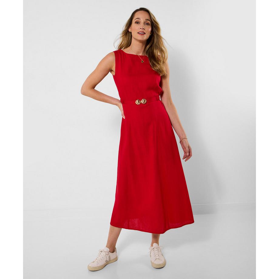 Robe élégante en lin à col bateau ceinturée