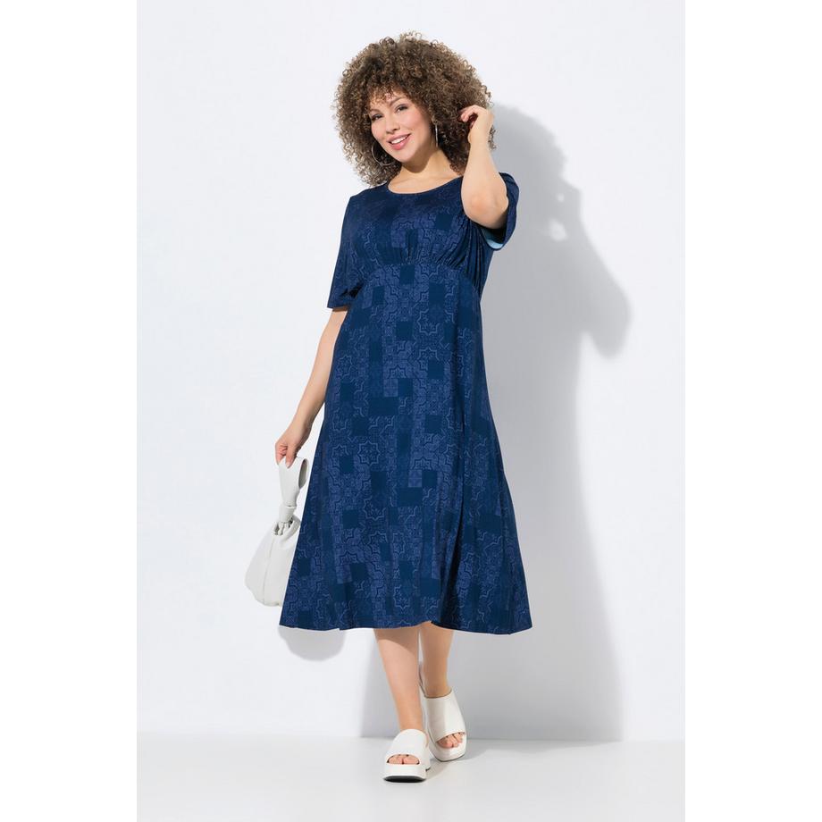 Ulla Popken Abito di jersey Taglio svasato Scollo a girocollo Mezze maniche con volant  