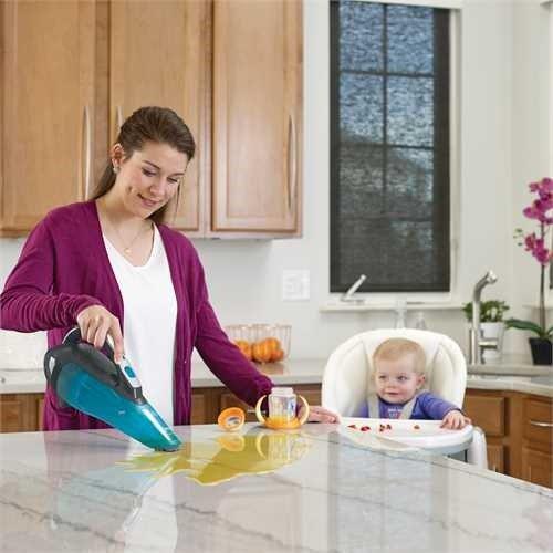 BLACK+DECKER Akku-Handsauger Nass/Trocken Titan/blau, 21.6 Wh, 10.8V  