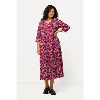 Ulla Popken  Robe en jersey, motif à fleurs. Décolleté rond et manches 3/4. Silhouette en A. 