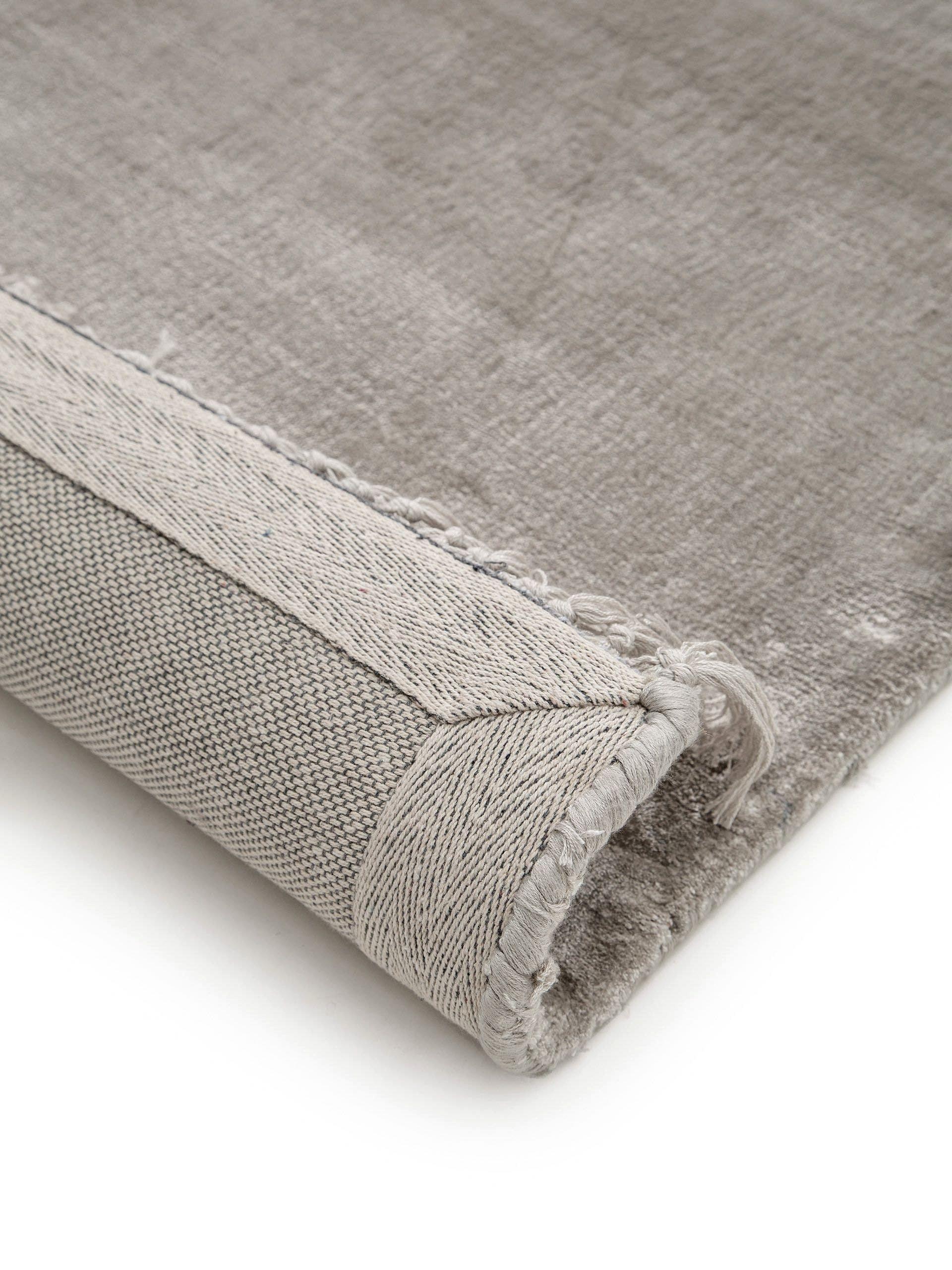 Benuta Tapis en viscose Pearl Gris clair  