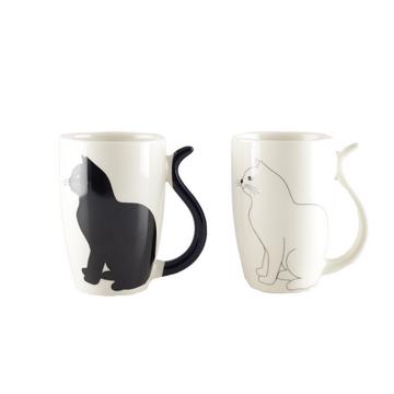 TASSES CHAT NOIR ET BLANC AVEC ANSE EN FORME DE QUEUE - LOT DE 2