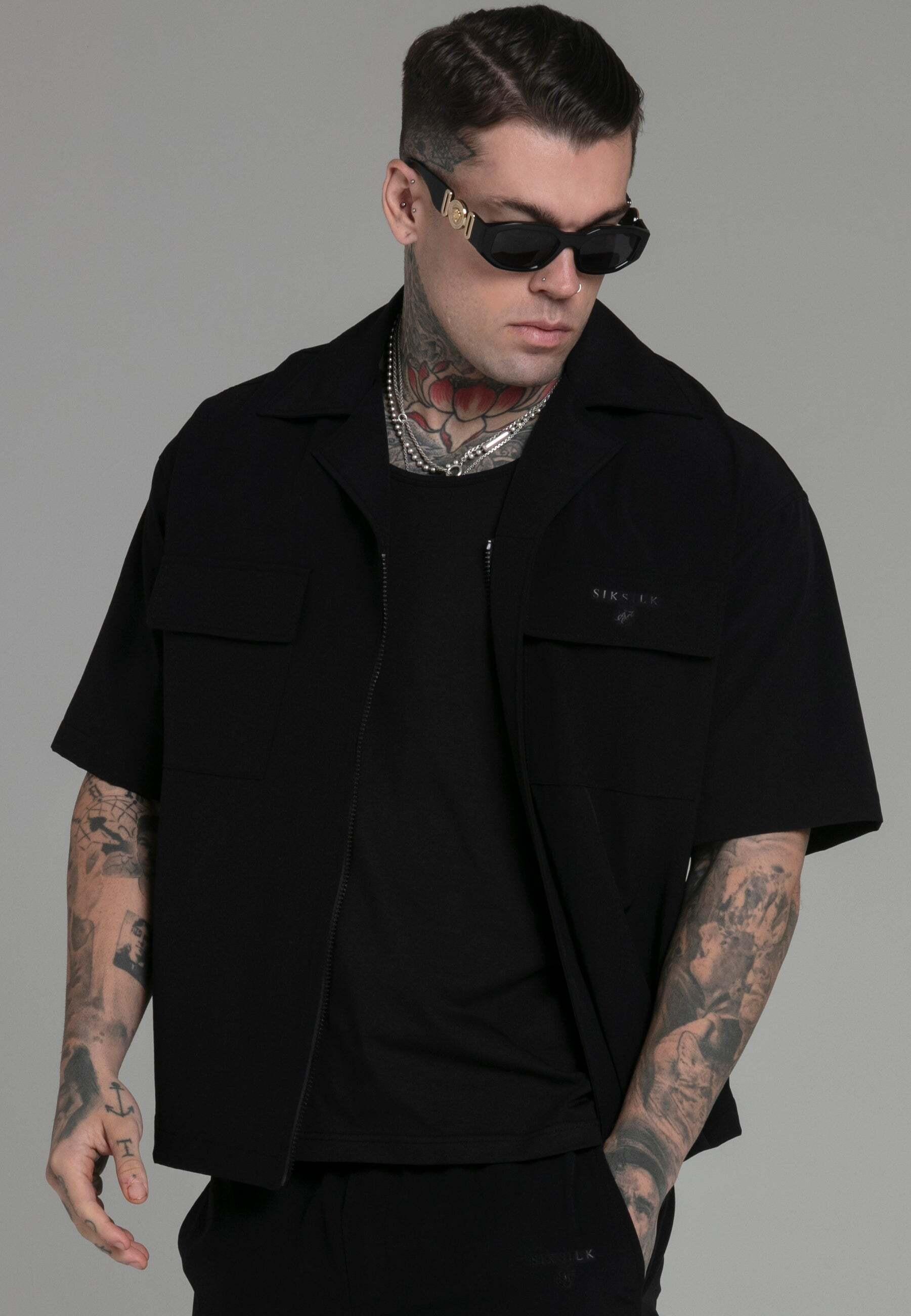 Sik Silk  Kurzarmhemd Utility Shirt in Black 